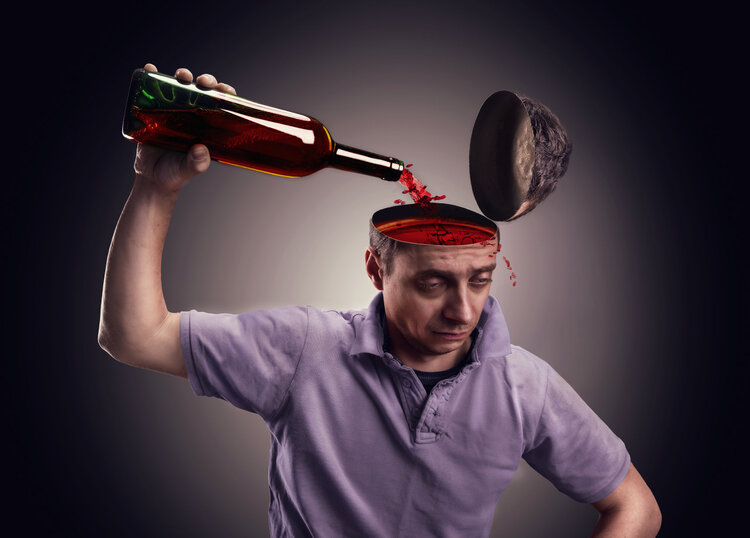 Vì sao người thích uống rượu dễ bị nhồi máu não?