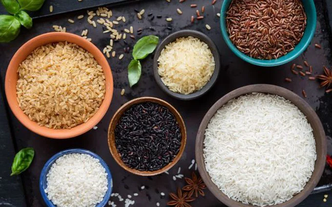 Muốn giảm cân mùa hè mà vẫn "thèm" được ăn tinh bột từ gạo thì dưới đây là 5 gợi ý gạo giúp giảm mỡ bụng cho bạn.